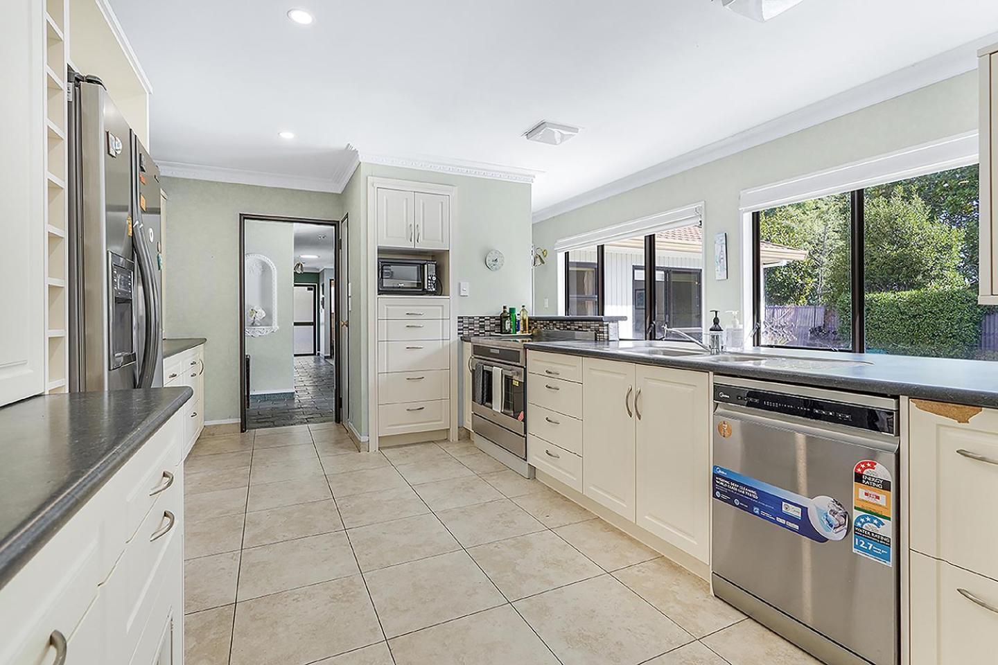 Wow, Spacious Home With A Pool Hamilton Extérieur photo