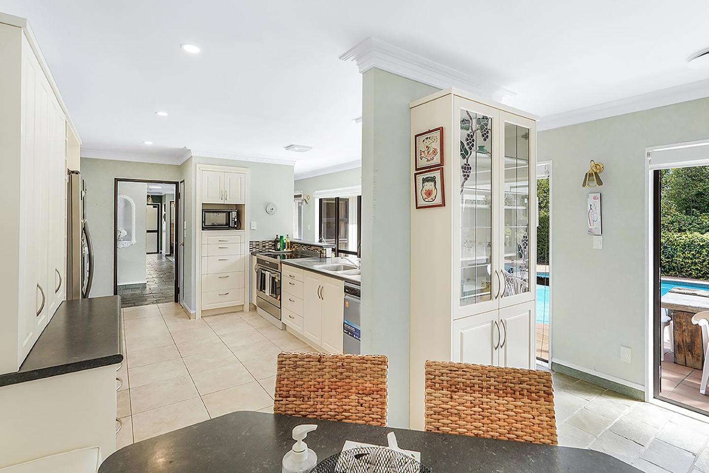Wow, Spacious Home With A Pool Hamilton Extérieur photo