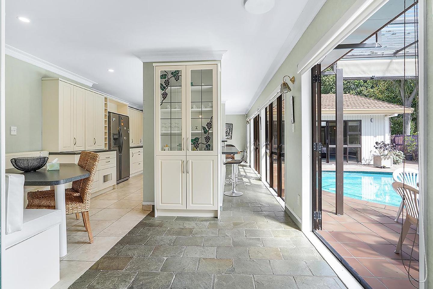 Wow, Spacious Home With A Pool Hamilton Extérieur photo