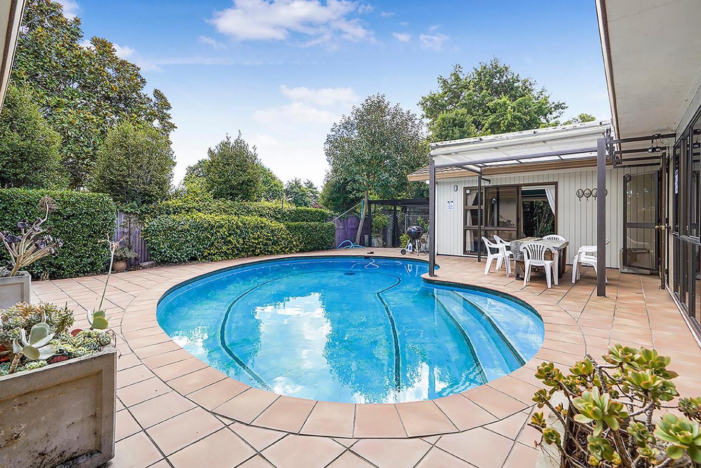 Wow, Spacious Home With A Pool Hamilton Extérieur photo